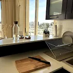 Charming Boho Retreat - 2br - Walk2beach - 아파트 라르나카
