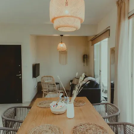 דירה Palm View With Private Rooftop לרנקה