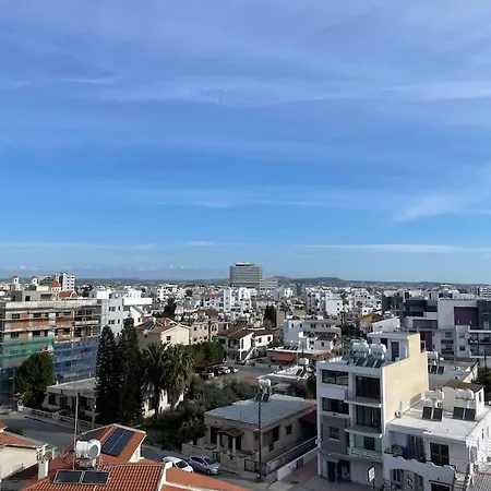 Palm View With Private Rooftop לרנקה