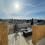 Charming Boho Retreat - 2Br - Walk2Beach - Larnaca Apartment