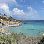 Charming Boho Retreat - 2Br - Walk2Beach - Larnaca Λάρνακα