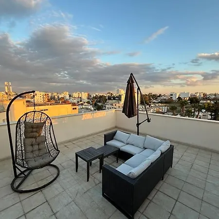 Charming Boho Retreat - 2Br - Walk2Beach - Larnaca Διαμέρισμα