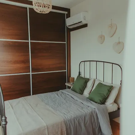 Charming Boho Retreat - 2Br - Walk2Beach - Larnaca *