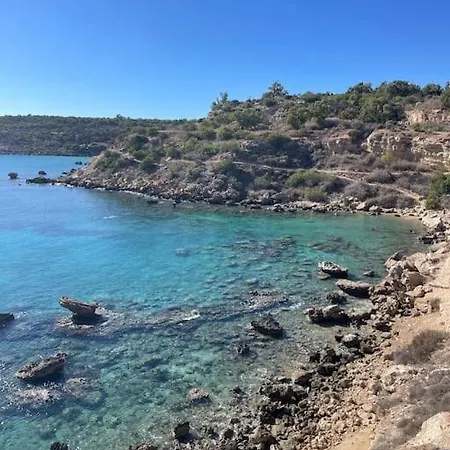 Palm View With Private Rooftop Appartement Larnaca